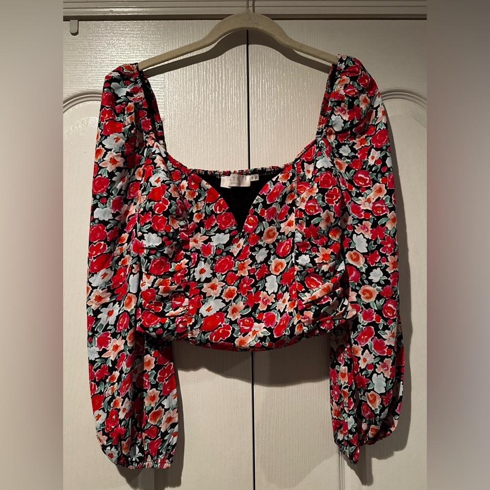 ASTR the Label Multicolor Floral Cropped Blouse with Sweetheart Neckline- Size M